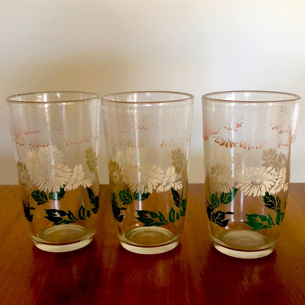 Vintage Swanky Swigs “Daisy” Juice Glass by Kraft, set of 3